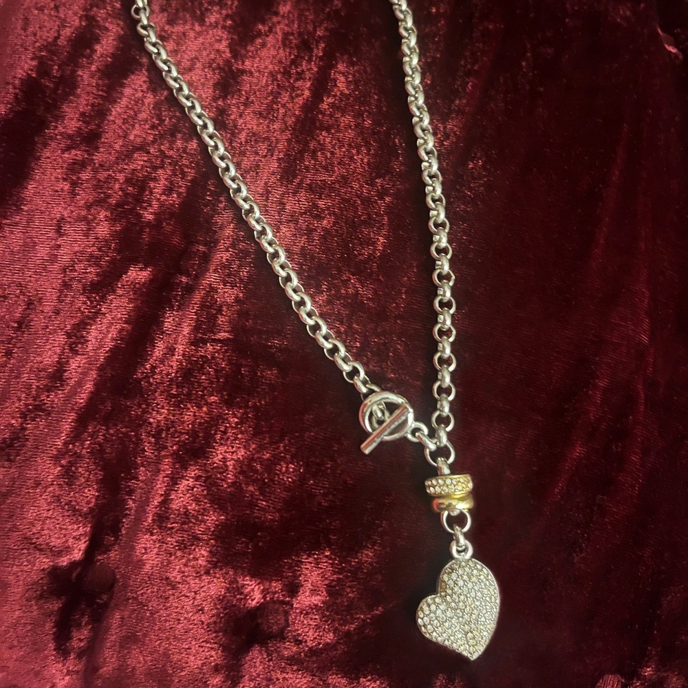 Silver and Gold Tone Necklace With Faux Rhinestone Heart. Pre-owned. Barely worn